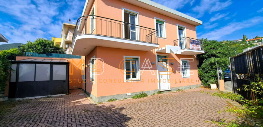 Villa in vendita in Villaggio Iris s.n.c