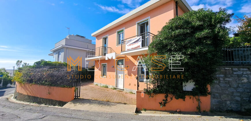 Villa in vendita in Villaggio Iris s.n.c