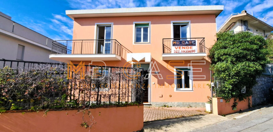 Villa in vendita in Villaggio Iris s.n.c