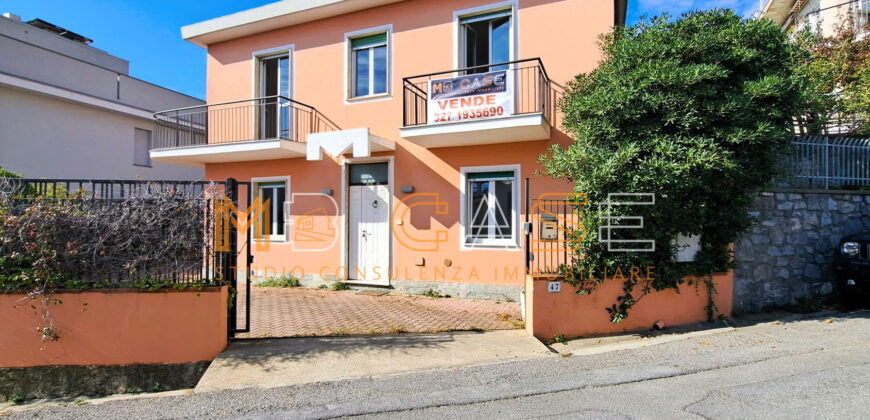 Villa in vendita in Villaggio Iris s.n.c