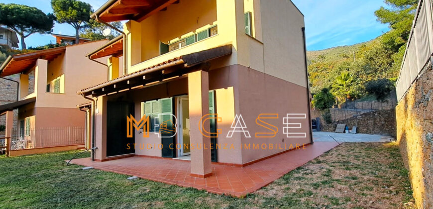 1VILLA A SCHIERA CON GIARDINO NUOVA IN CLASSE A