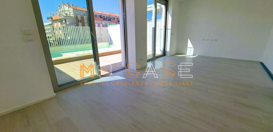 PRESTIGIOSO TRILOCALE DUPLEX NUOVO con PISCINA