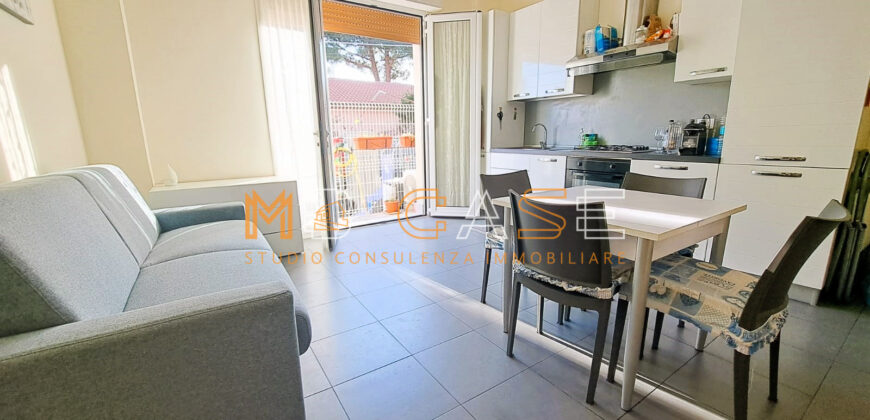 SPLENDIDO BILOCALE RISTRUTTURATO ed ARREDATO 50mt MARE