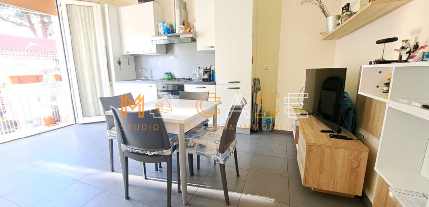 SPLENDIDO BILOCALE RISTRUTTURATO ed ARREDATO 50mt MARE