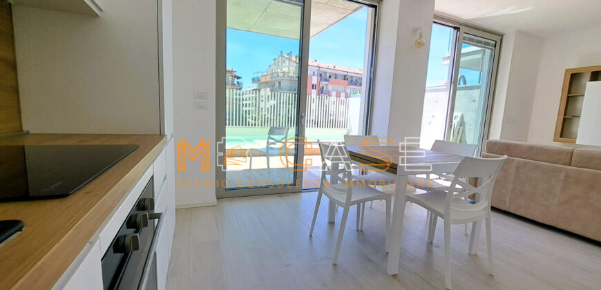PRESTIGIOSO TRILOCALE DUPLEX NUOVO ARREDATO con PISCINA