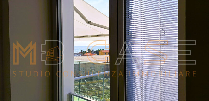 Attico Nuovo Vista Mare – Classe A+++, Terrazzo, Solarium e Box – Albenga