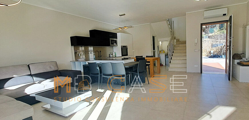 1VILLA A SCHIERA CON GIARDINO NUOVA IN CLASSE A