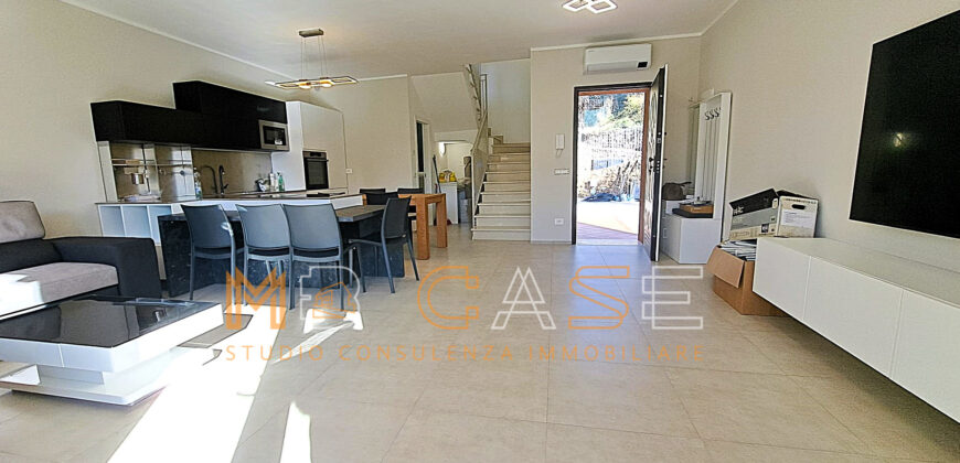 1VILLA A SCHIERA CON GIARDINO NUOVA IN CLASSE A