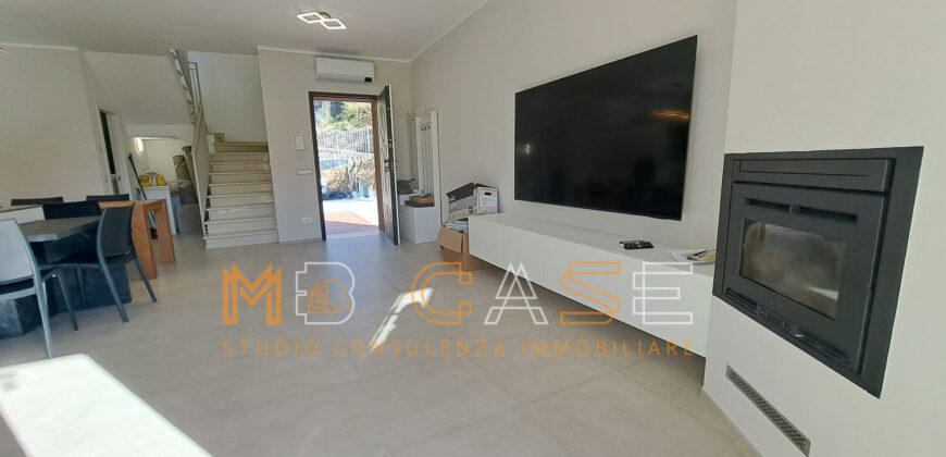 1VILLA A SCHIERA CON GIARDINO NUOVA IN CLASSE A