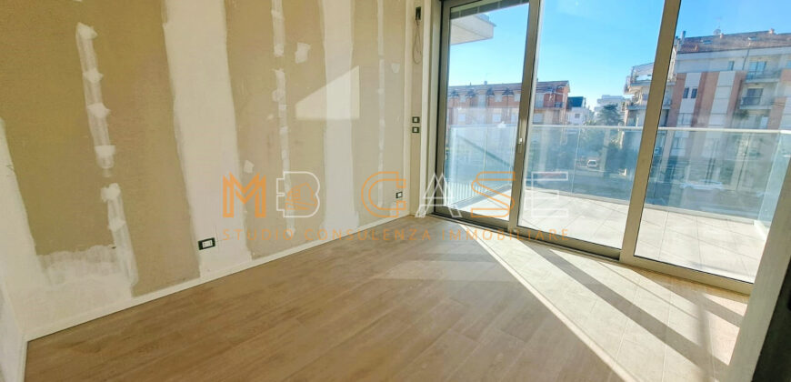 PRESTIGIOSO TRILOCALE DUPLEX NUOVO con PISCINA