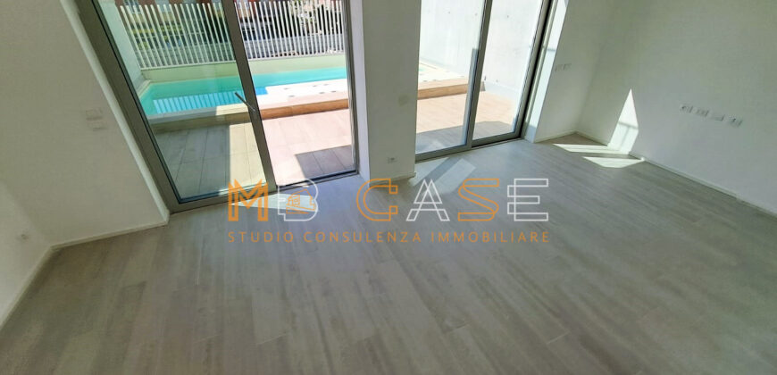 PRESTIGIOSO TRILOCALE DUPLEX NUOVO con PISCINA