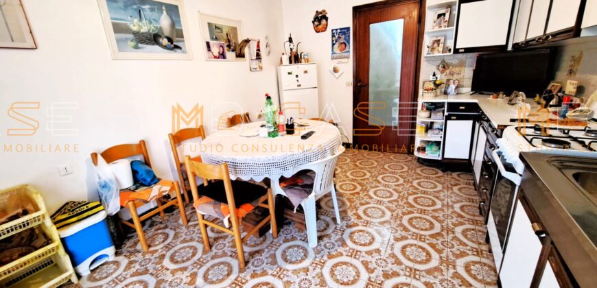 APPARTAMENTO QUADRILOCALE DA RISTRUTTURARE