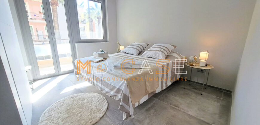 TRILOCALE RISTRUTTURATO 50 MT. MARE
