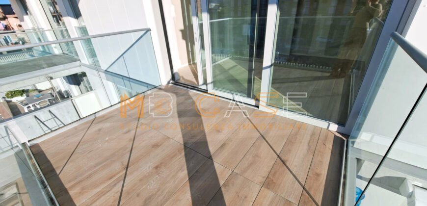 PRESTIGIOSO TRILOCALE DUPLEX NUOVO con PISCINA