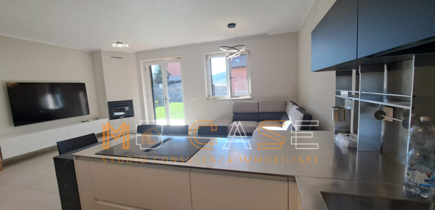 1VILLA A SCHIERA CON GIARDINO NUOVA IN CLASSE A