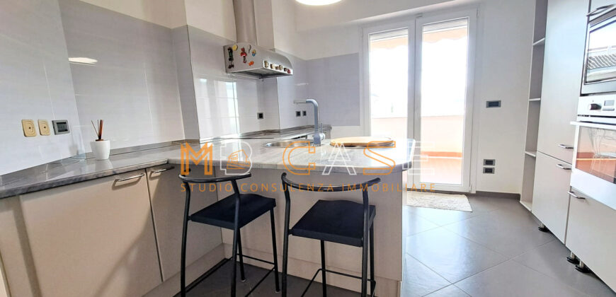 1 VENDITA ESCLUSIVO APPARTAMENTO-ATTICO CON BOX AUTO- Albenga, Zona Residenziale