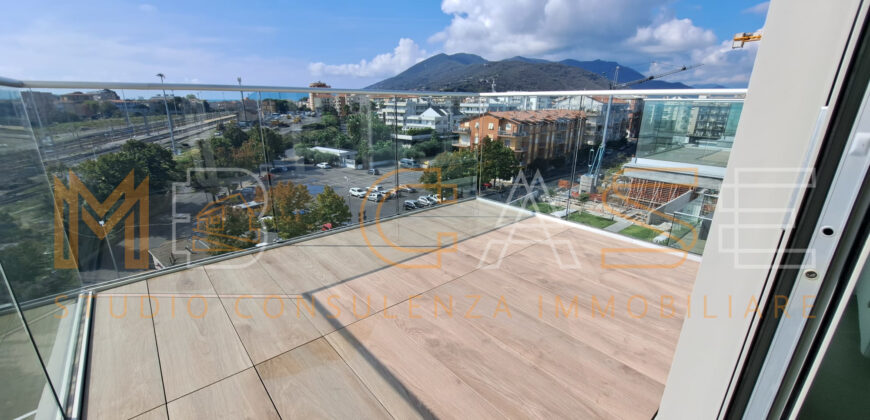 Attico Nuovo Vista Mare – Classe A+++, Terrazzo, Solarium e Box – Albenga