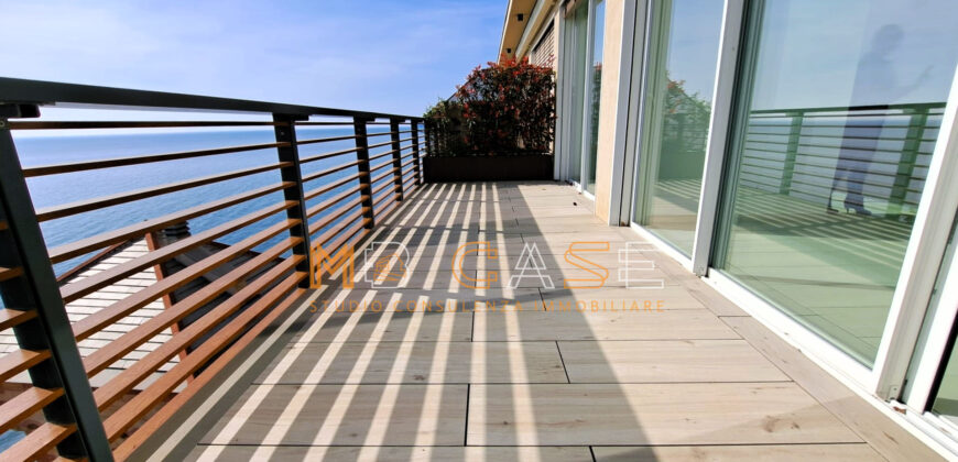 Prestigioso Attico con Vista Mare – Castello Borelli, Borghetto Santo Spirito