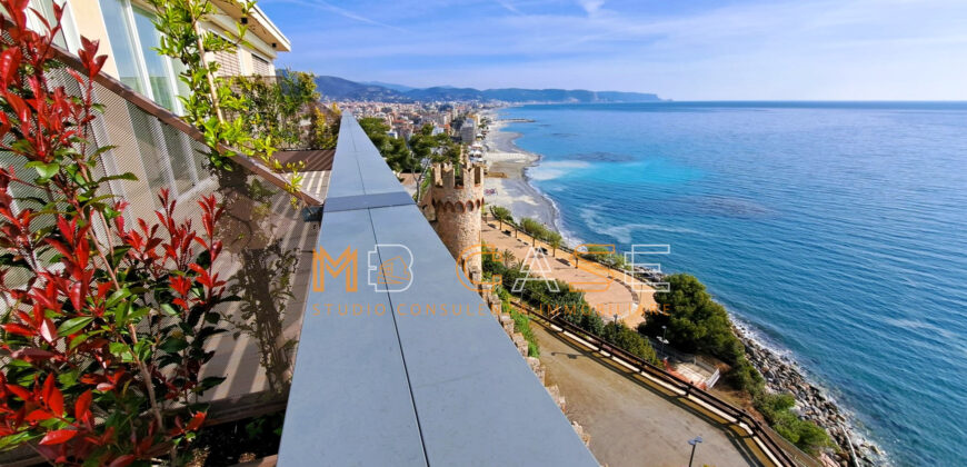 Prestigioso Attico con Vista Mare – Castello Borelli, Borghetto Santo Spirito