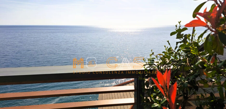 Prestigioso Attico con Vista Mare – Castello Borelli, Borghetto Santo Spirito