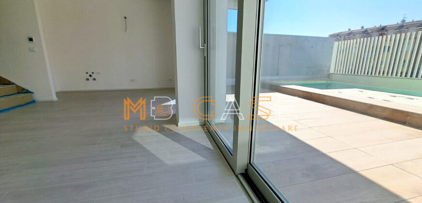 PRESTIGIOSO TRILOCALE DUPLEX NUOVO con PISCINA