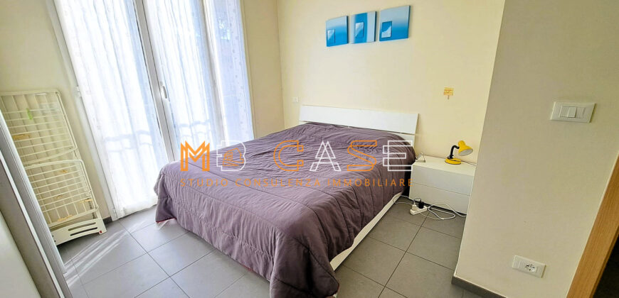 SPLENDIDO BILOCALE RISTRUTTURATO ed ARREDATO 50mt MARE