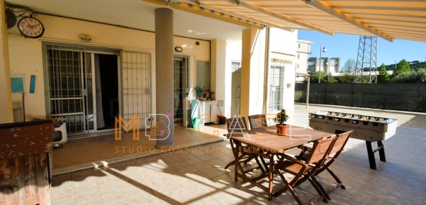 Grazioso TRILOCALE con CORTE PRIVATA150mq – Albenga