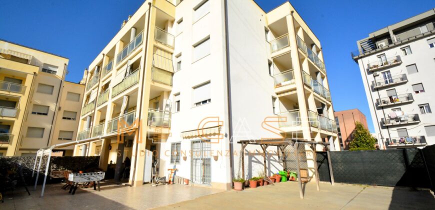 Grazioso TRILOCALE con CORTE PRIVATA150mq – Albenga