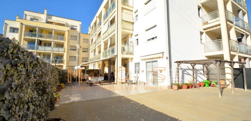 Grazioso TRILOCALE con CORTE PRIVATA150mq – Albenga