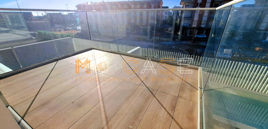 PRESTIGIOSO TRILOCALE DUPLEX NUOVO con PISCINA