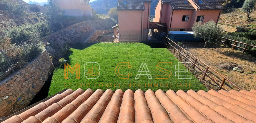 1VILLA A SCHIERA CON GIARDINO NUOVA IN CLASSE A