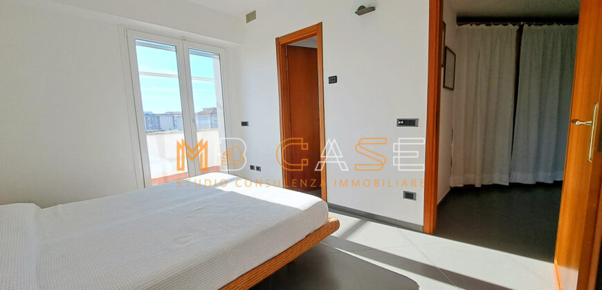 1 VENDITA ESCLUSIVO APPARTAMENTO-ATTICO CON BOX AUTO- Albenga, Zona Residenziale