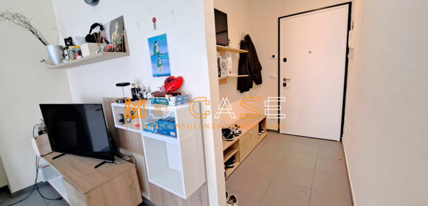 SPLENDIDO BILOCALE RISTRUTTURATO ed ARREDATO 50mt MARE