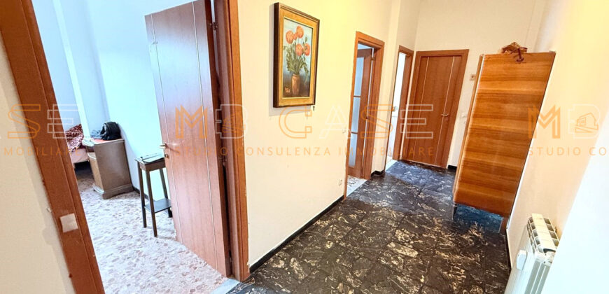 Opportunità Trilocale all’Ultimo Piano in Centro ad Albenga