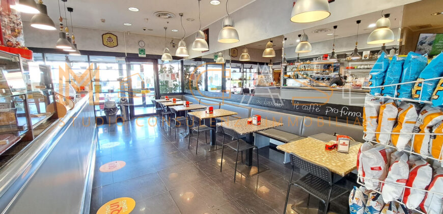 Cessione Attività Bar/Ristorante – Centro Commerciale Le Serre, Albenga
