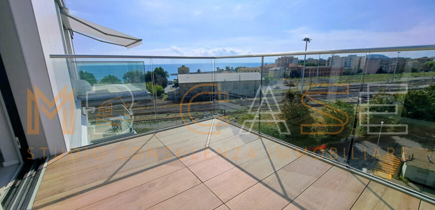 Attico Nuovo Vista Mare – Classe A+++, Terrazzo, Solarium e Box – Albenga