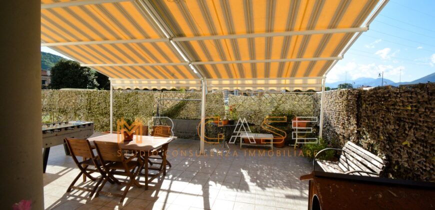 Grazioso TRILOCALE con CORTE PRIVATA150mq – Albenga