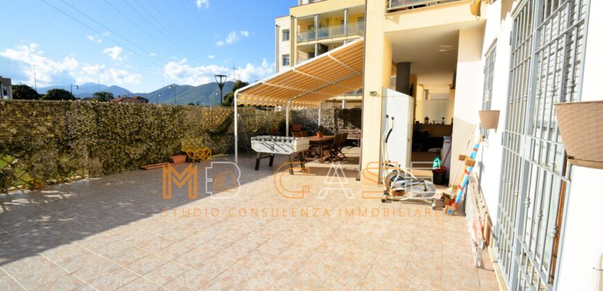 Grazioso TRILOCALE con CORTE PRIVATA150mq – Albenga