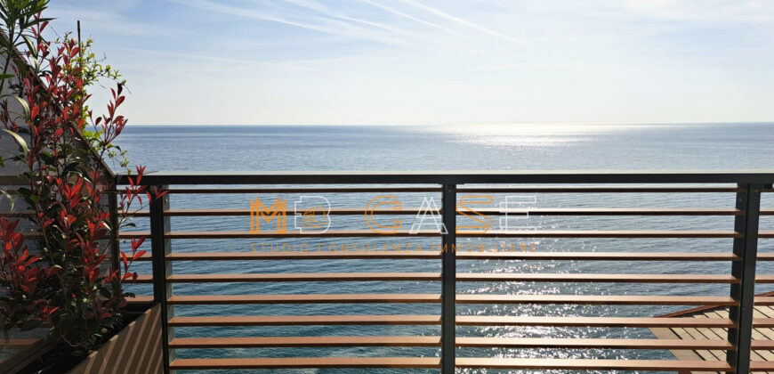 Prestigioso Attico con Vista Mare – Castello Borelli, Borghetto Santo Spirito