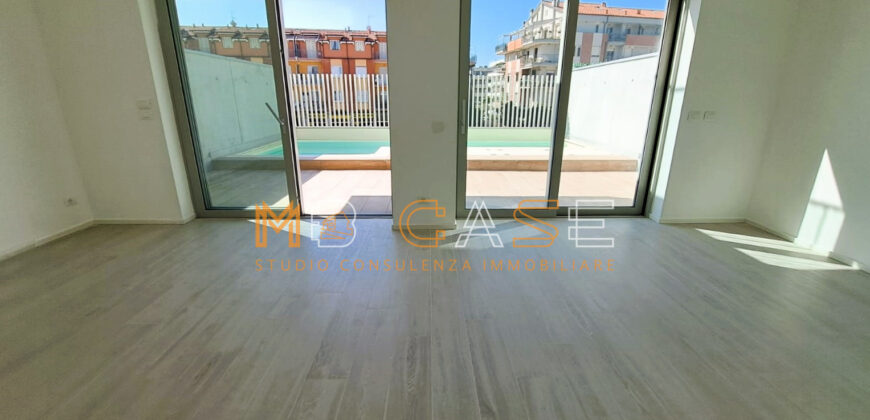 PRESTIGIOSO TRILOCALE DUPLEX NUOVO con PISCINA