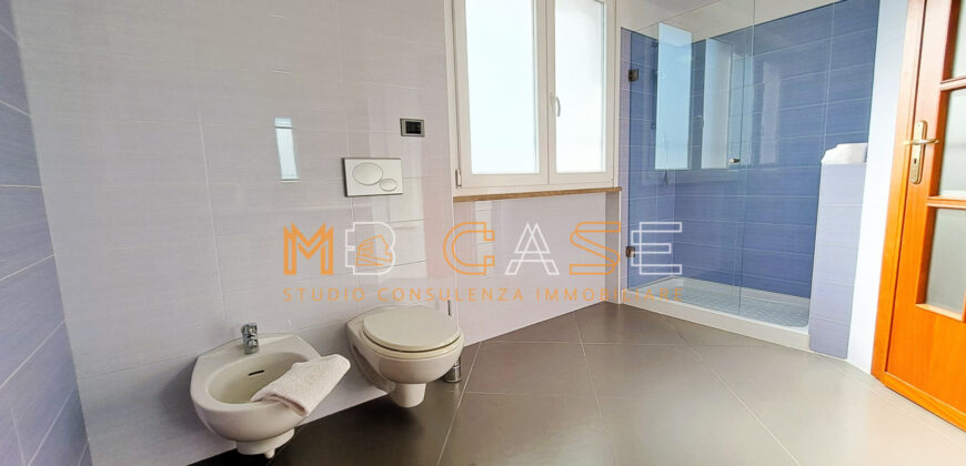 1 VENDITA ESCLUSIVO APPARTAMENTO-ATTICO CON BOX AUTO- Albenga, Zona Residenziale