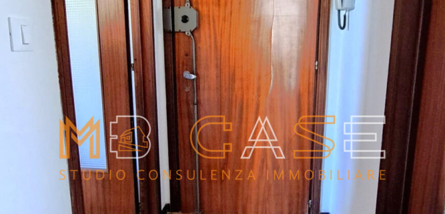 🌿 A SOLI 700 METRI DAL MARE – BILOCALE ANGOLARE CON TERRAZZA E POSTO AUTO