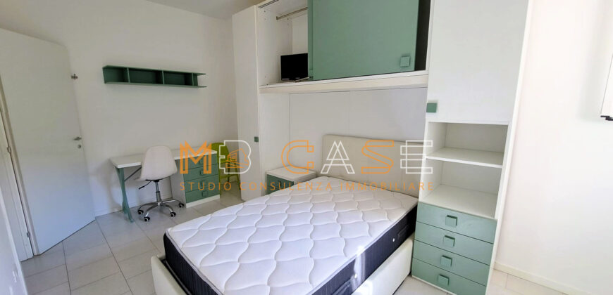 PLURILOCALE con DOPPI Servizi, Terrazza Visa Mare e Ampio BOX- 600 Mt. Mare