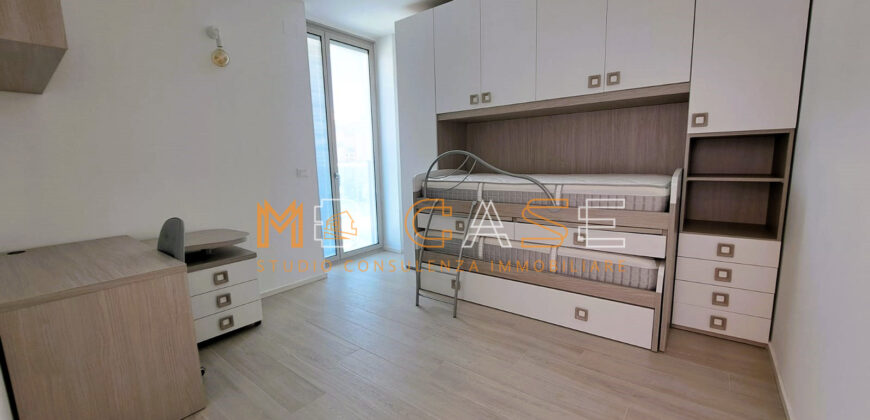 PRESTIGIOSO TRILOCALE DUPLEX NUOVO ARREDATO con PISCINA
