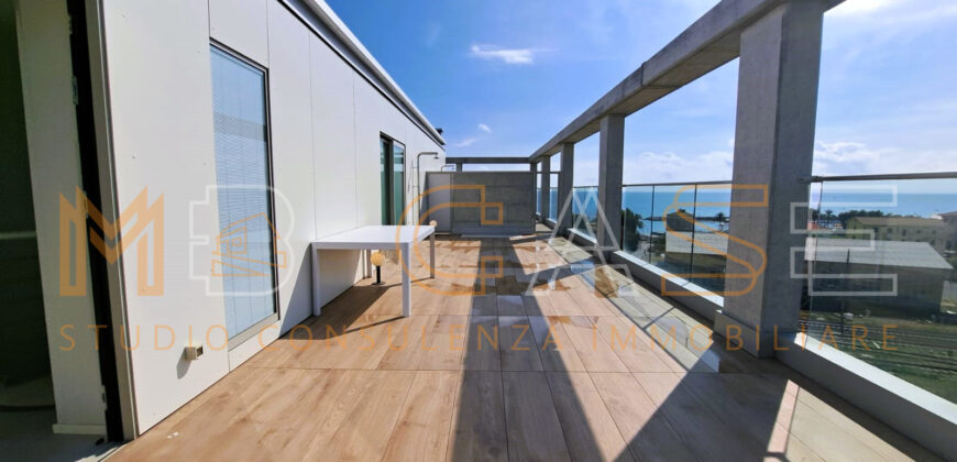 Attico Nuovo Vista Mare – Classe A+++, Terrazzo, Solarium e Box – Albenga