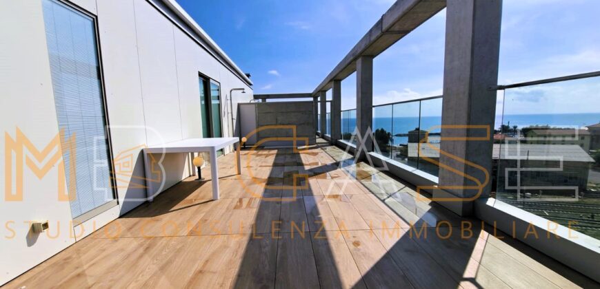 Attico Nuovo Vista Mare – Classe A+++, Terrazzo, Solarium e Box – Albenga