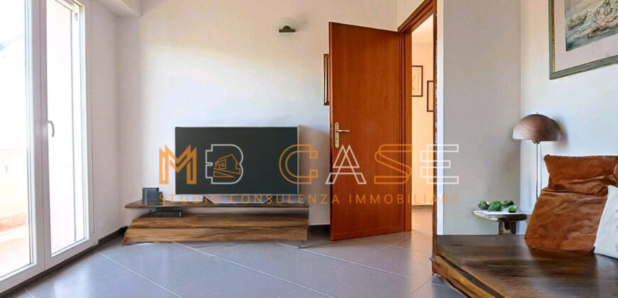 1 VENDITA ESCLUSIVO APPARTAMENTO-ATTICO CON BOX AUTO- Albenga, Zona Residenziale