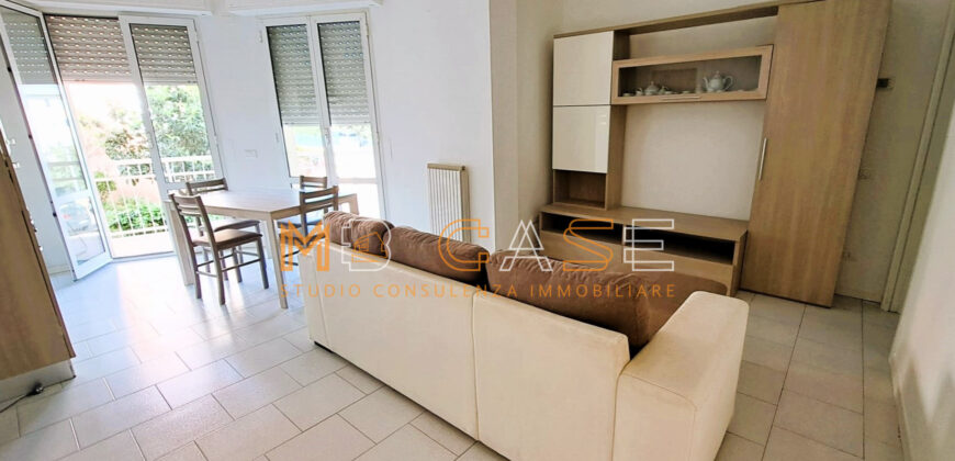 PLURILOCALE con DOPPI Servizi, Terrazza Visa Mare e Ampio BOX- 600 Mt. Mare