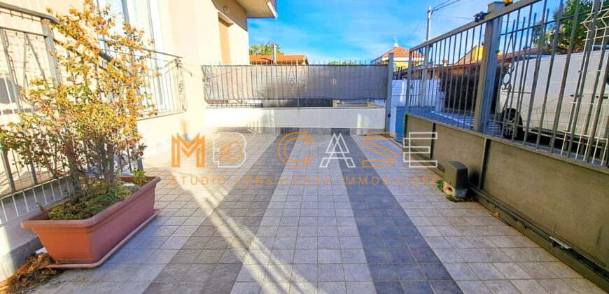 SPLENDIDO BILOCALE RISTRUTTURATO ed ARREDATO 50mt MARE