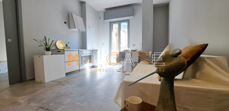 TRILOCALE RISTRUTTURATO 50 MT. MARE